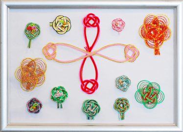 「梅の花（水引細工）」牧島敏弘