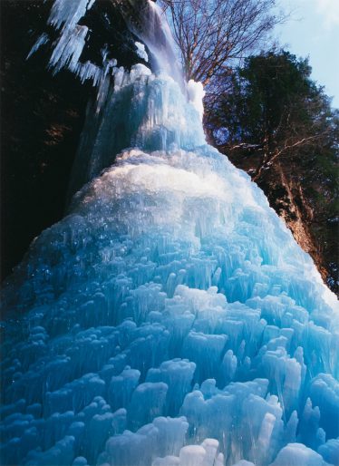 「木曽郡王滝村氷瀑新滝」河村 弘久